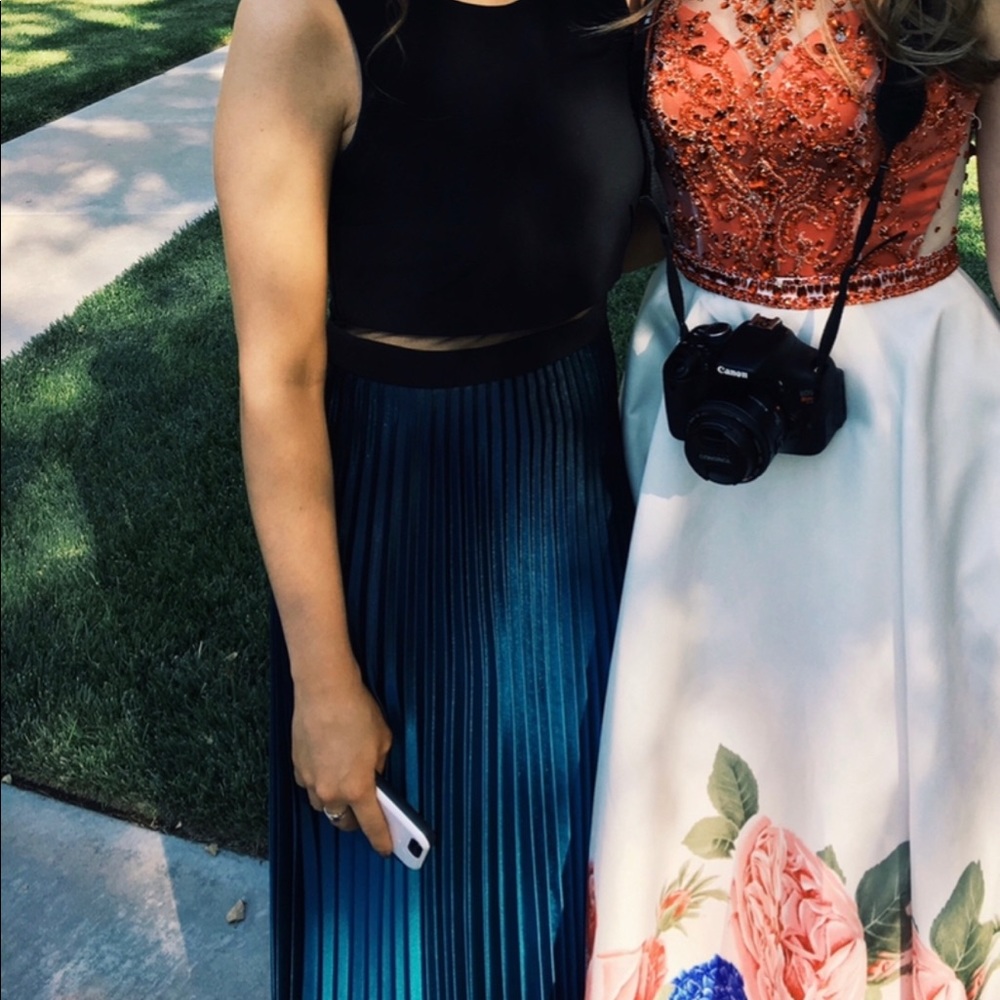 Black and Blue Pleaded Prom Dress!